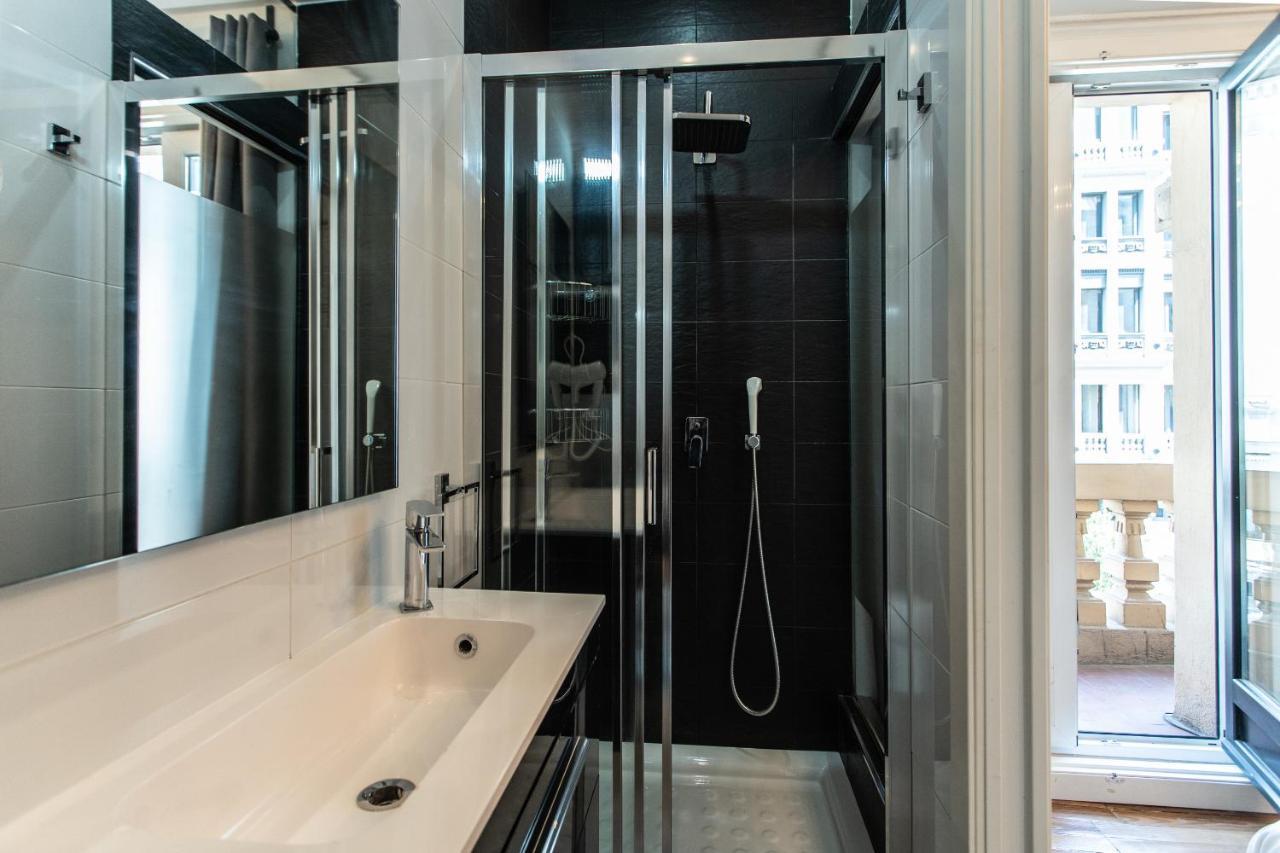 Suites You Gran Via Мадрид Екстериор снимка