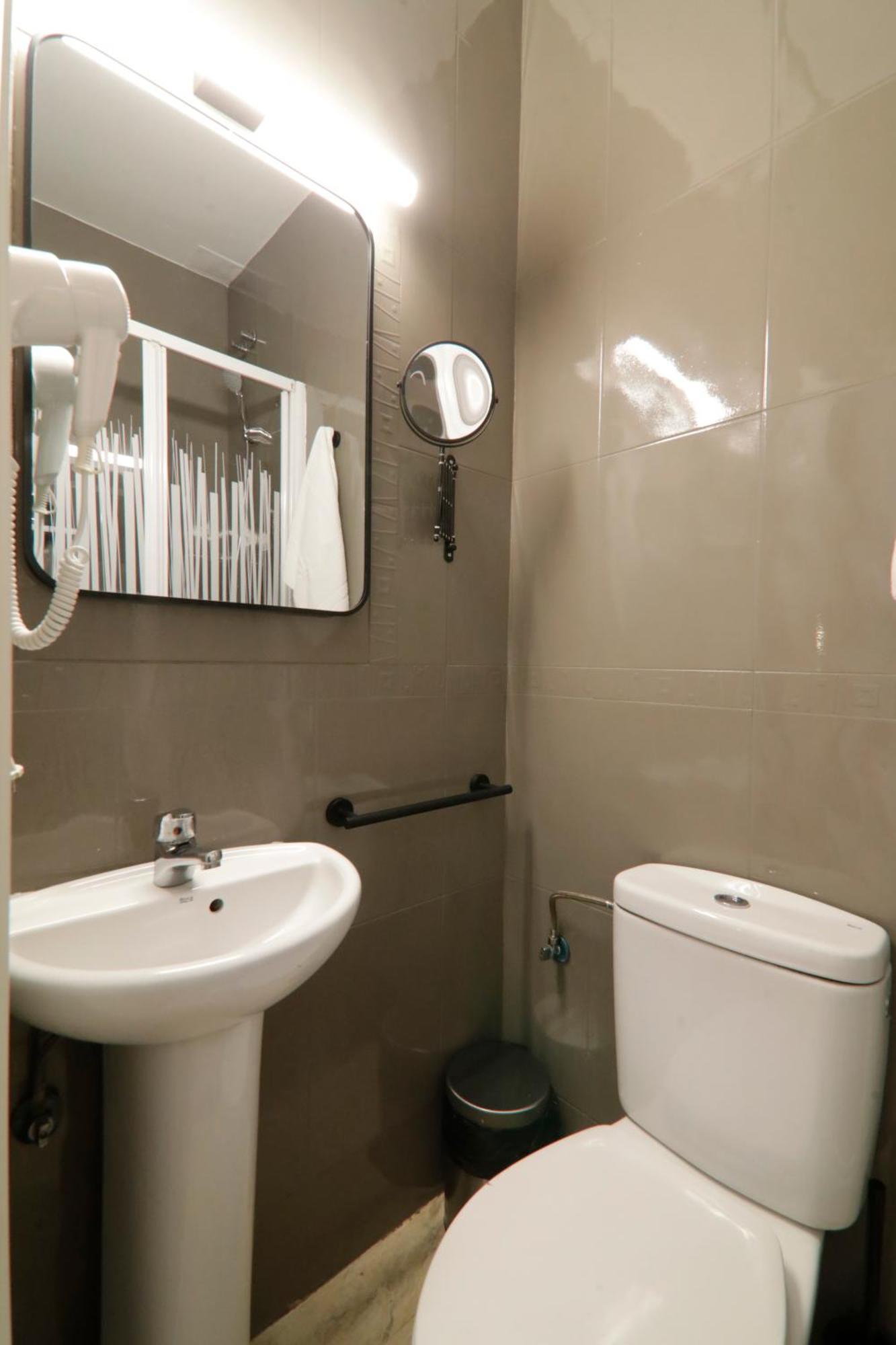 Suites You Gran Via Мадрид Екстериор снимка