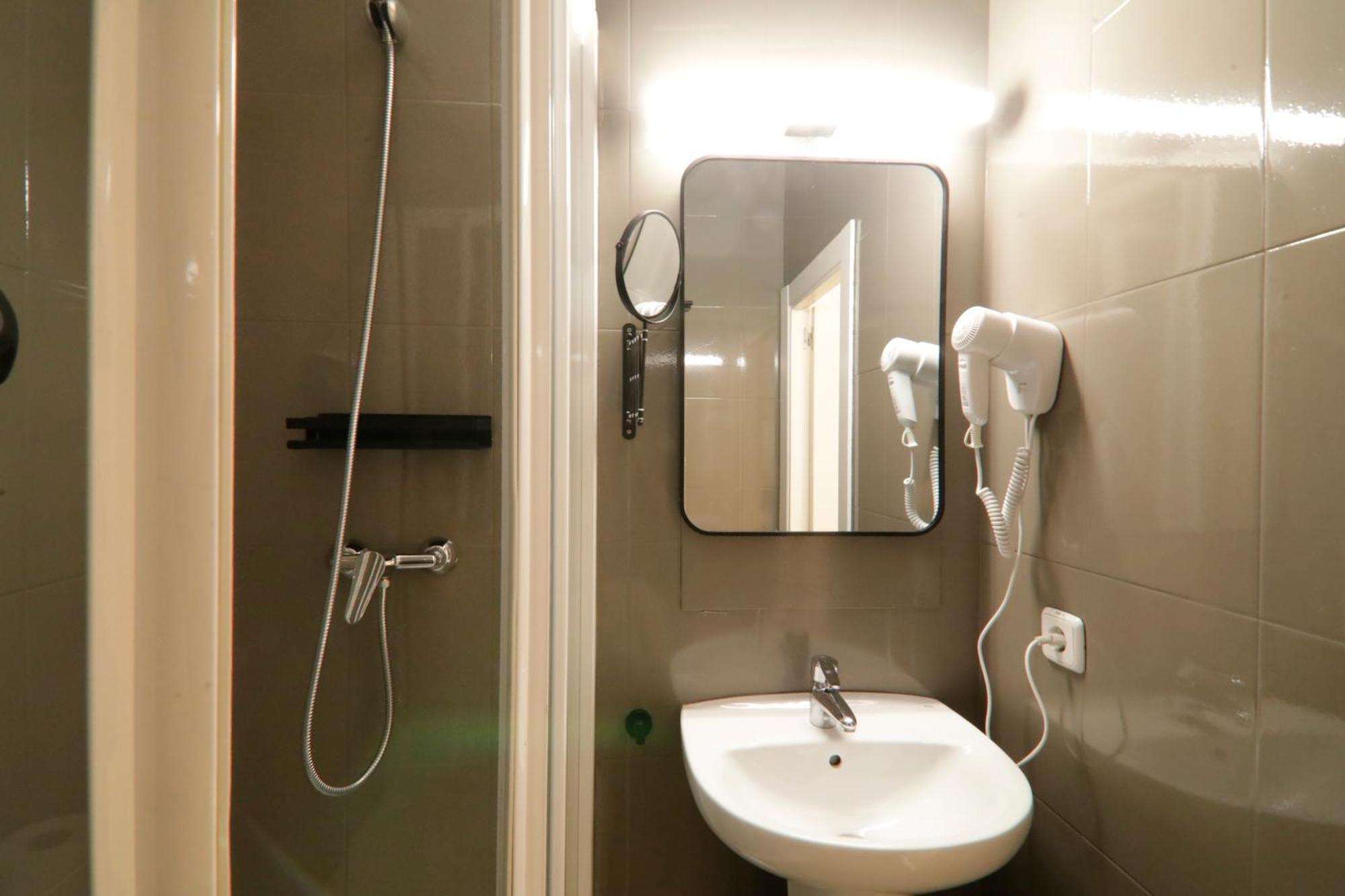 Suites You Gran Via Мадрид Екстериор снимка