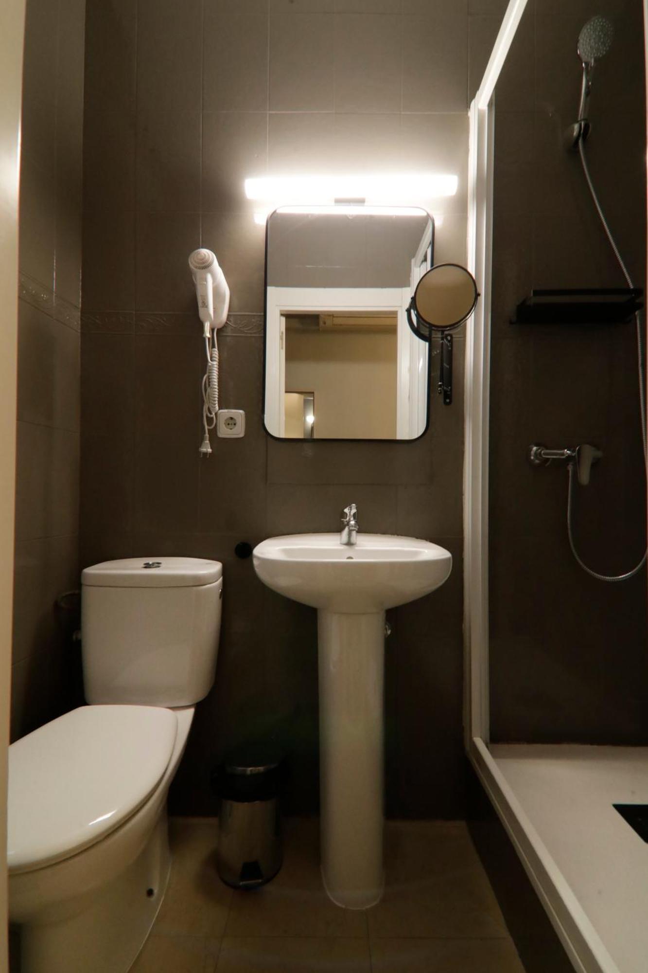 Suites You Gran Via Мадрид Екстериор снимка